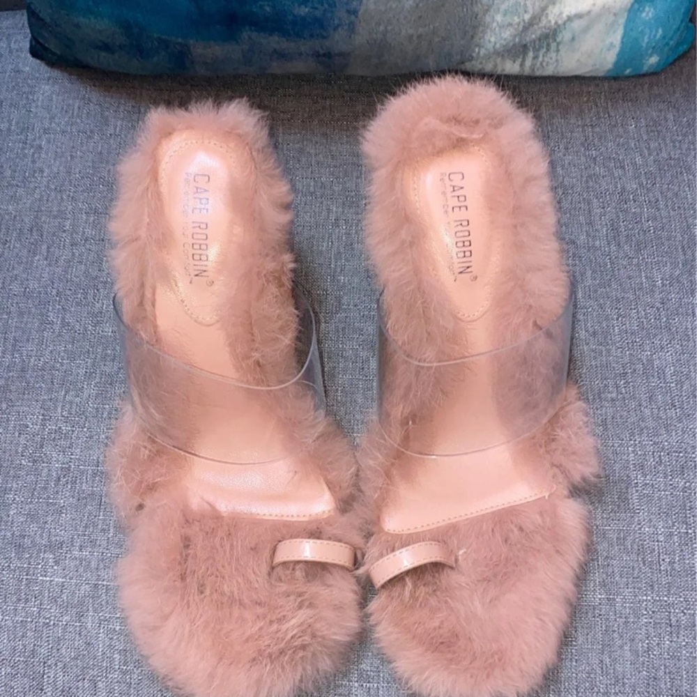 🌸 Furry heels🌸
